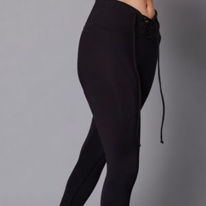 Year of Ours Pants - Year of Ours Football Legging, Black - NWT Year of Ours Pants - Year of Ours Football Legging, Black - NWT